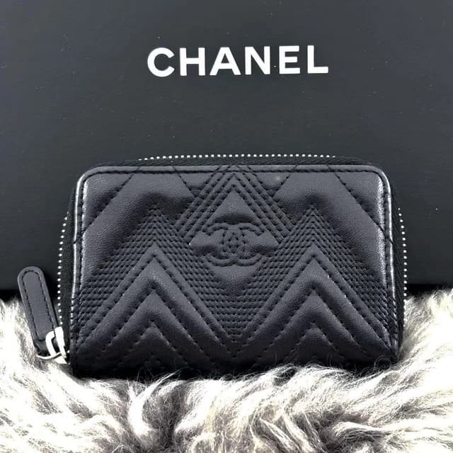 Chanel Wallet V-stitch Coin Purse in Leather from The Reluxe, photo 1 of 1