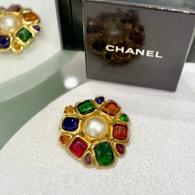 Chanel 1980's Pearl/Stone Vintage Brooch from Revivre, photo 1 of 1