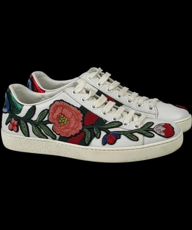 Gucci White Leather Ace Floral Embroidered Low-top Trainers with Bow Heel detail UK 2 EU 35 in White Leather from Reliked, photo 1 of 1