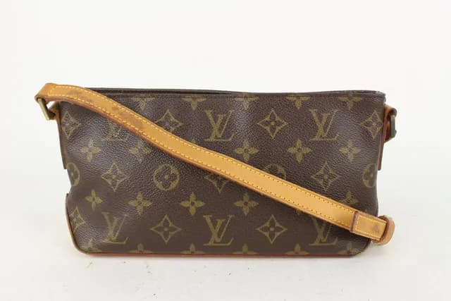 Louis Vuitton Monogram Trotteur Crossbody Bag in Canvas from Bagriculture, photo 1 of 1