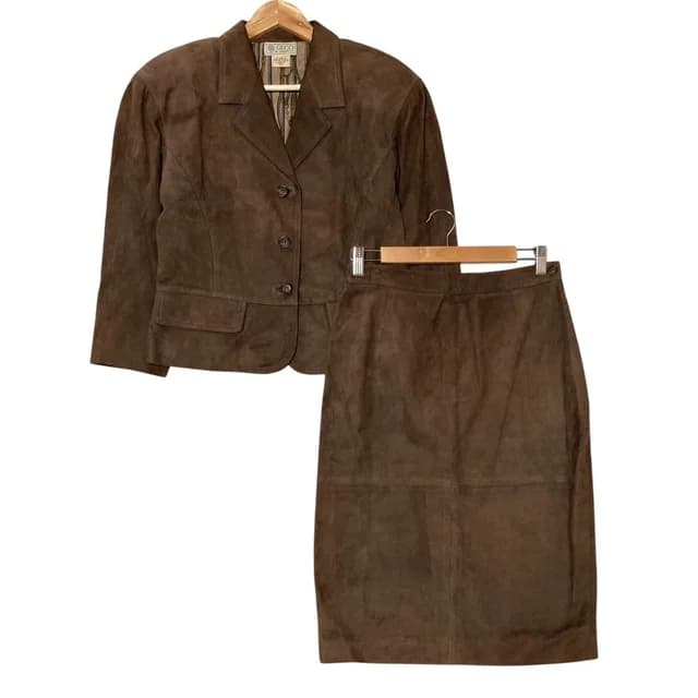 Gucci Vintage Lining Belt Pattern Deerskin Jacket Skirt Set Brown Set Spring 44 in Brown Leather from The Reluxe, photo 1 of 1