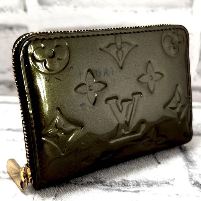 Louis Vuitton Limited Vernis Zippy Coin Purse Vert Blanc in White from The Reluxe, photo 1 of 1