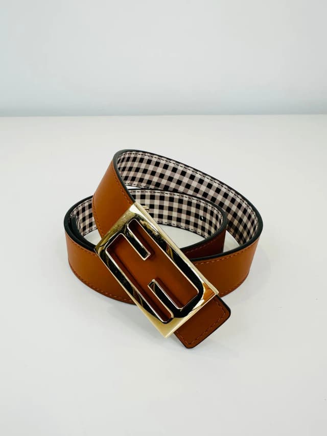 Fendi Cintura Reversible Leather Belt - 65cm in Leather from Edit Second Hand, photo 1 of 1