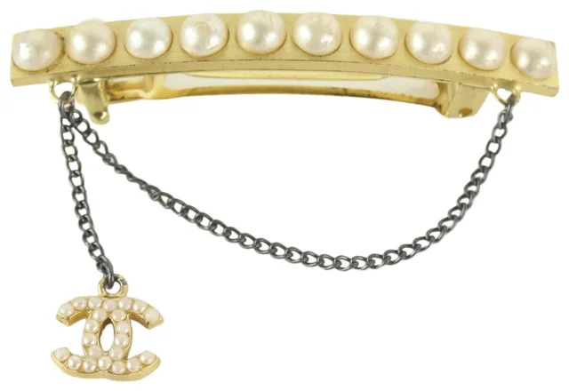 Chanel 01A Pearl x Gold CC Brooch in Gold from Bagriculture, photo 1 of 1