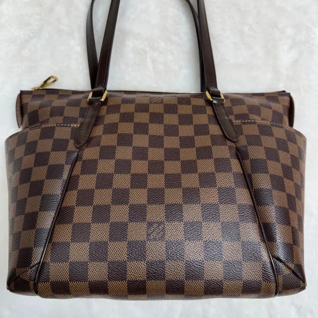 Louis Vuitton Brown Damier Ebene Tote in Brown Coated canvas from SparklesnDreams, photo 1 of 1