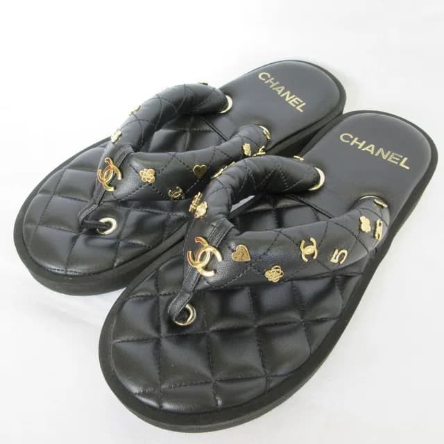 Chanel Quilted CC Logo Leather Thong Sandals c Black 38 in Black Leather from The Reluxe, photo 1 of 1